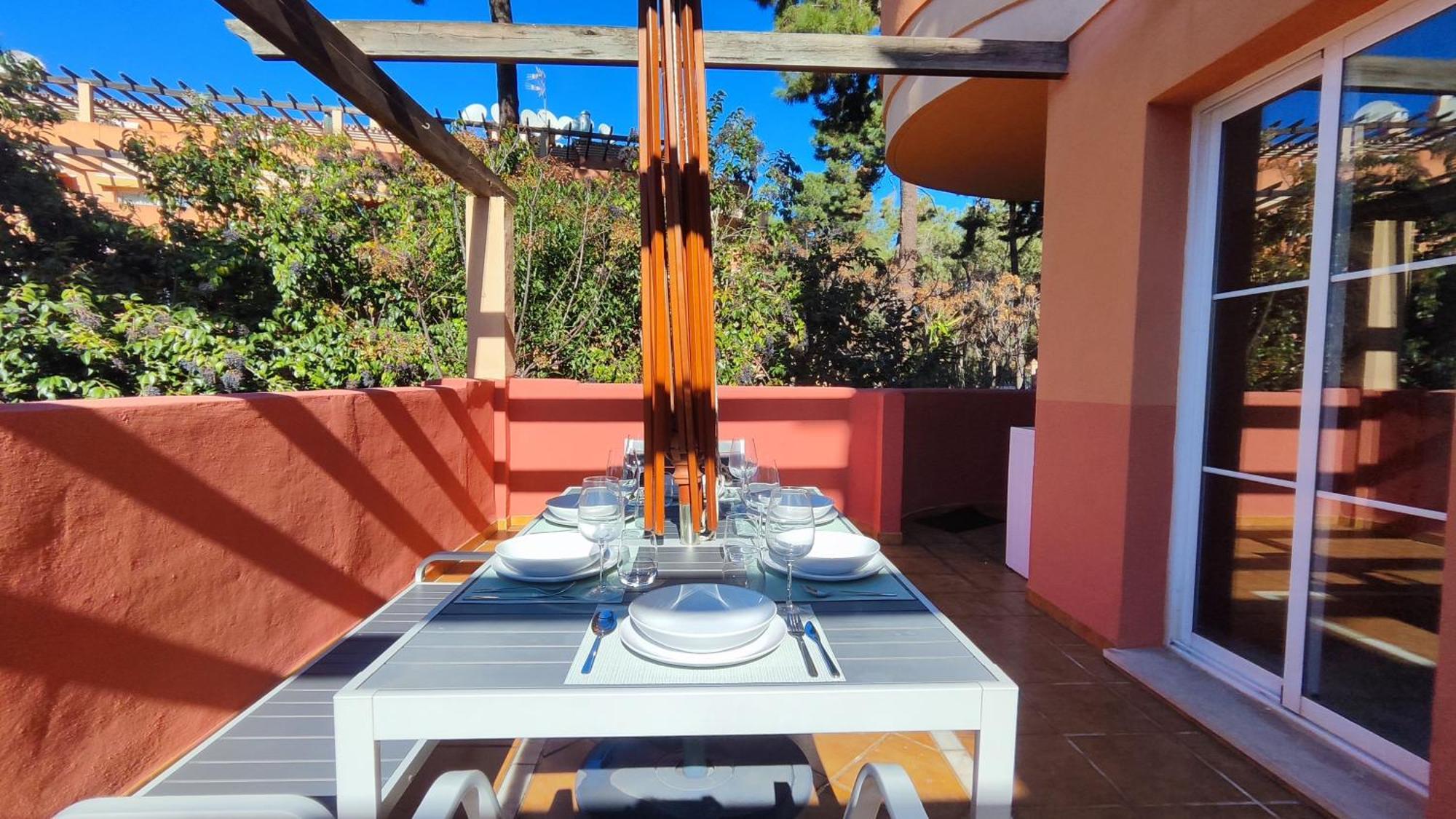 Leilighet Pinogolf Elviria With Free Parking, Wifi, Pool And Large Terrace